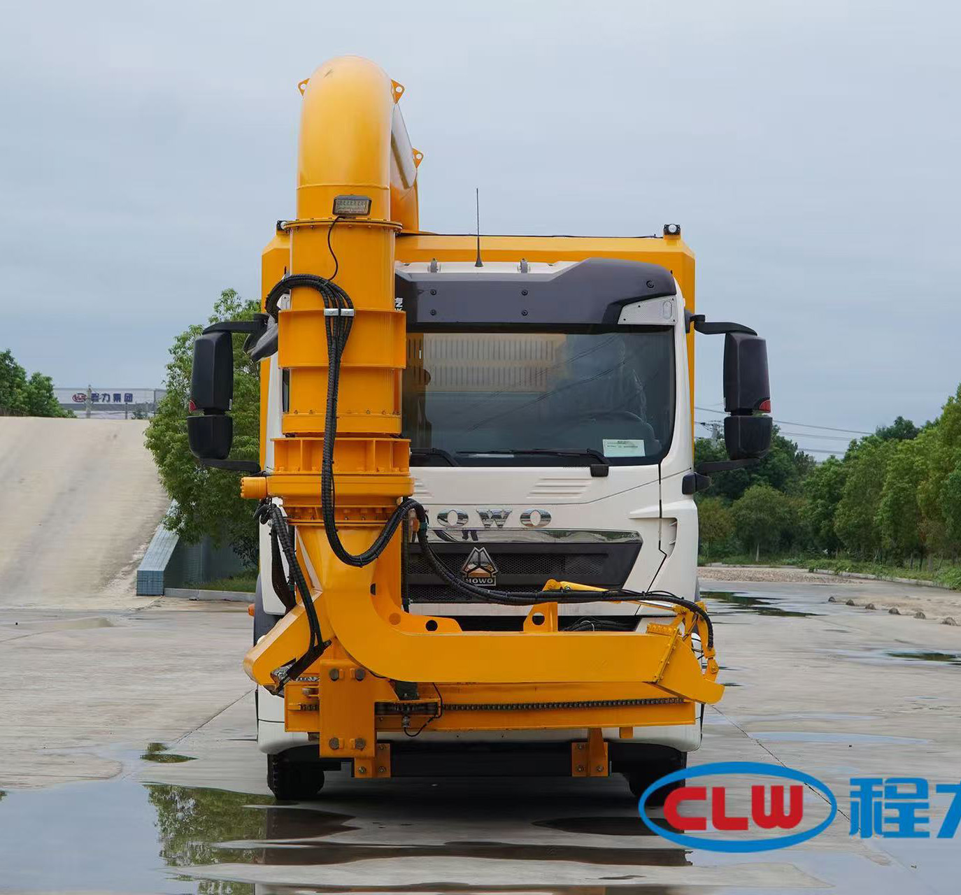 重汽豪沃多功能吹雪車(除雪車)隆重上市,最大風力可達12級,可配雪鏟雪滾圖片2