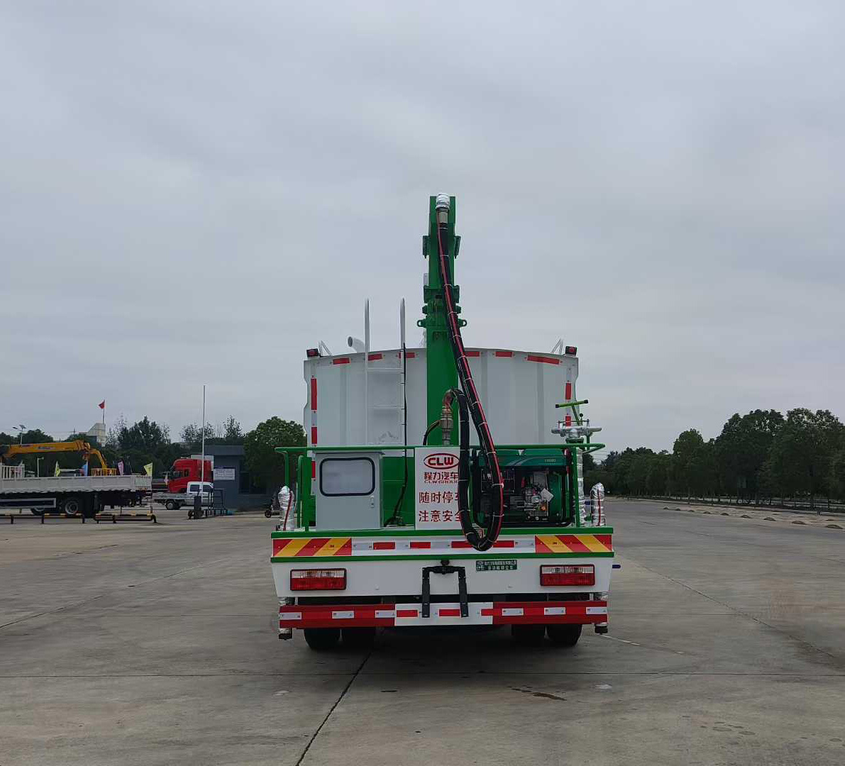 新東風鐵路抑塵車12m3綠化灑水車抑塵噴霧車城市道路抑塵消毒車圖片5